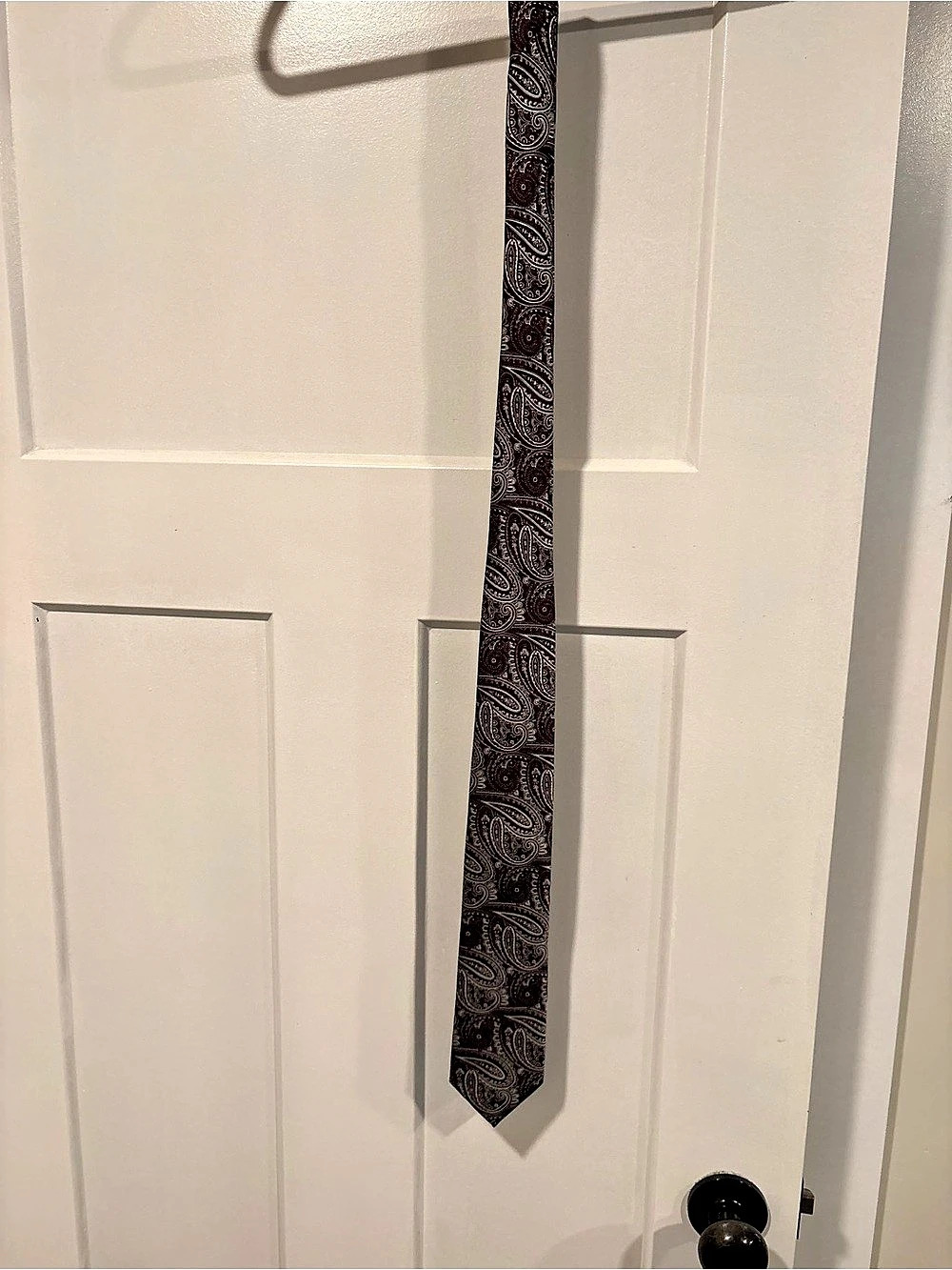Bellissimo Paisley Silk Tie in Black & Red Like New